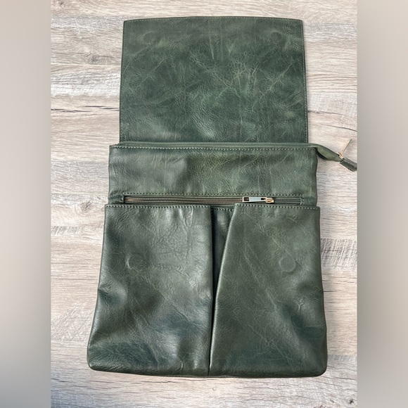 Thomas & Lee Crossbody
Messenger Green Leather Boho Strap Interchangeable - Picture 4 of 8
